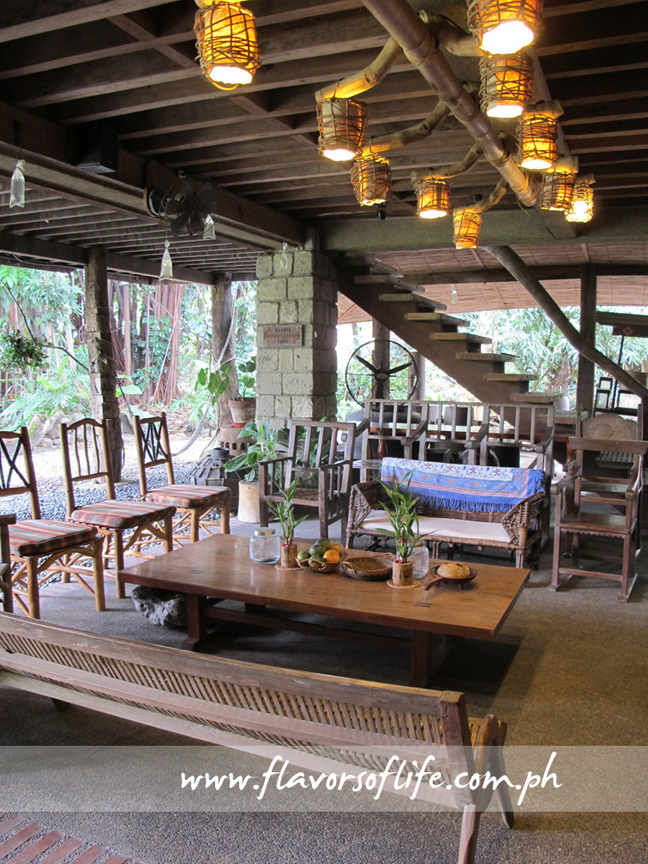 Smaller area for dining...