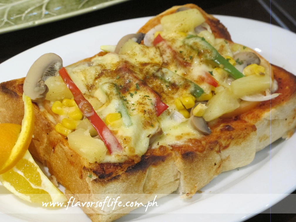 Veggie Garden Pizza Toast (UCC Park Café)