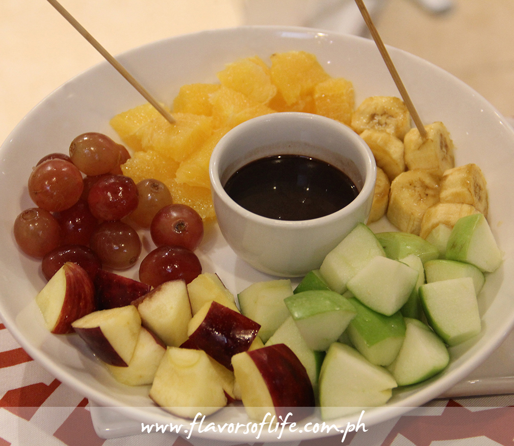 Warm Chocolate Fondue with Tropical Fruits (Cravings)