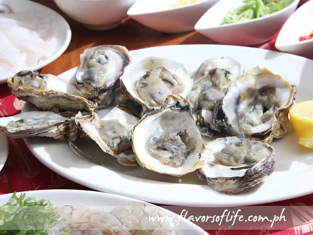 Fresh oysters for the 'Kinilaw'