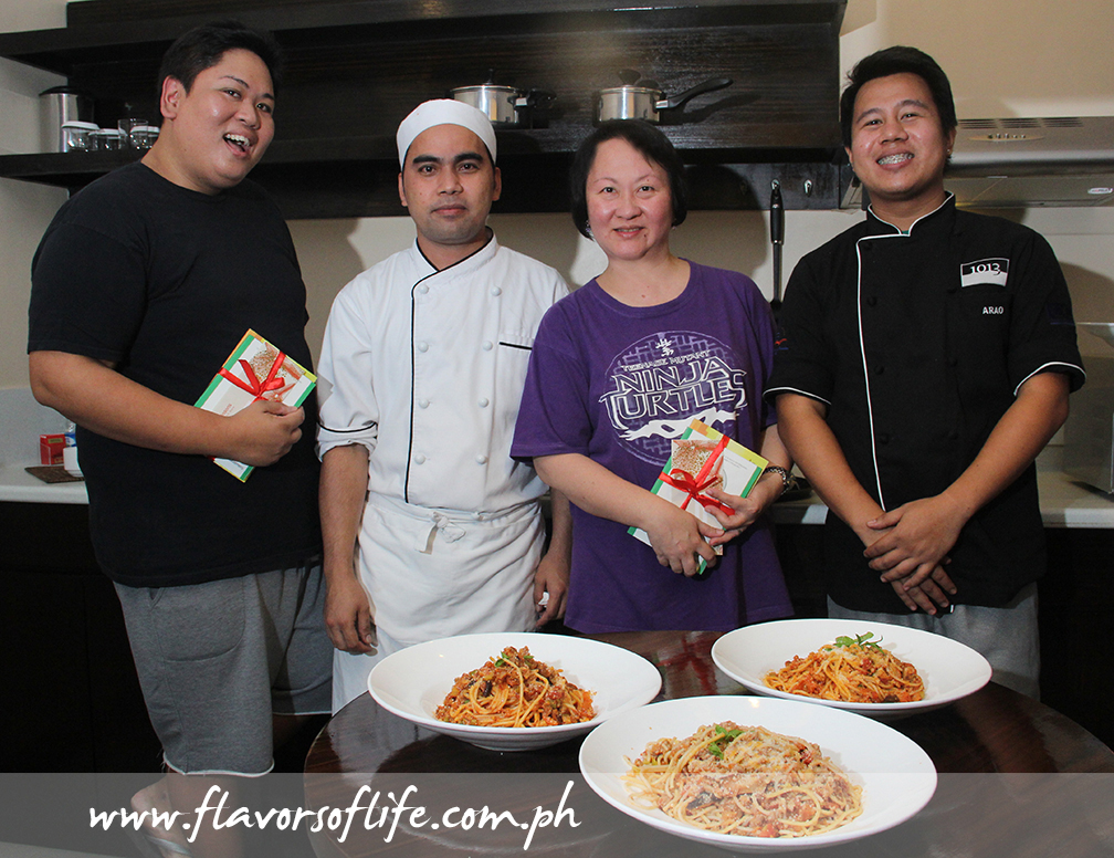 Cookoff champs Raoul Chee Kee (of Philippine Daily Inquirer) and me with the chefs 